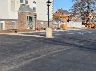 33 2nd St #7, Raritan, NJ 08869