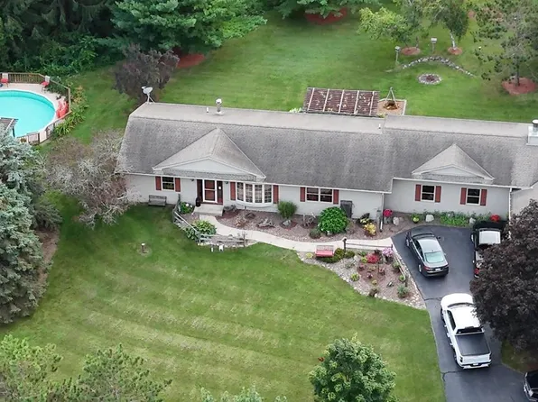 W2627 Copperhead LANE, Elkhorn, WI 53121