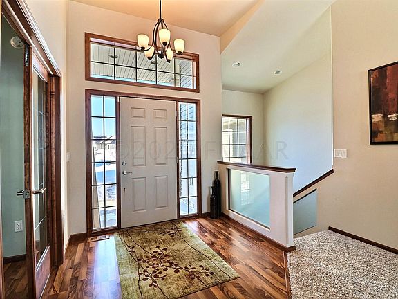 4th image of 465 S Pond Ct E