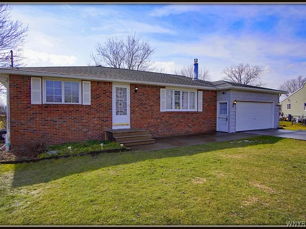 2974 Walck Dr, North Tonawanda, NY 14120