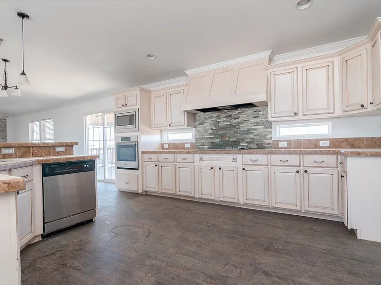 1504 N County Road 1068 — Photo 8