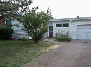 983 N Robin Rd, Wichita, KS 67212