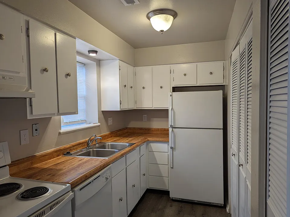 127 Bonnymede Rd #131