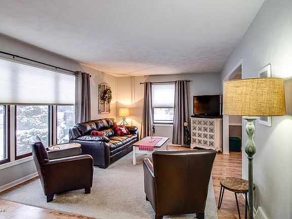 3rd image of 116 Elsinore Ln