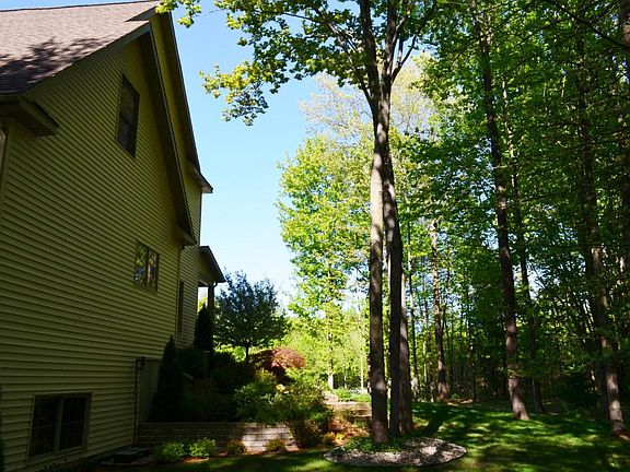 4th image of 977 Cedar Woods Ter