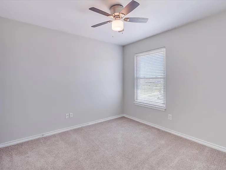 15513 Palmira Ave #B — Photo 29