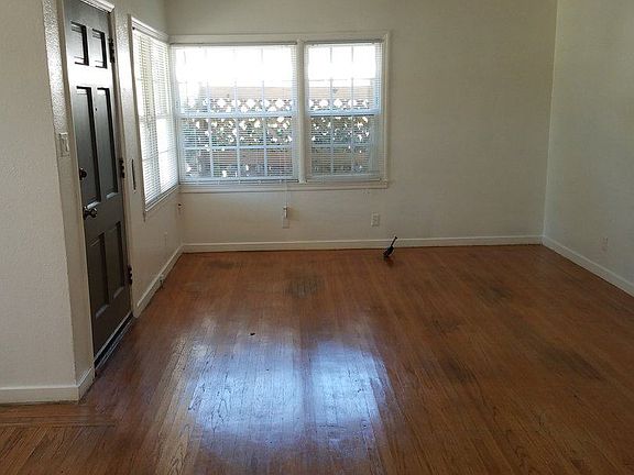 3rd image of 60 Linnell Ave
