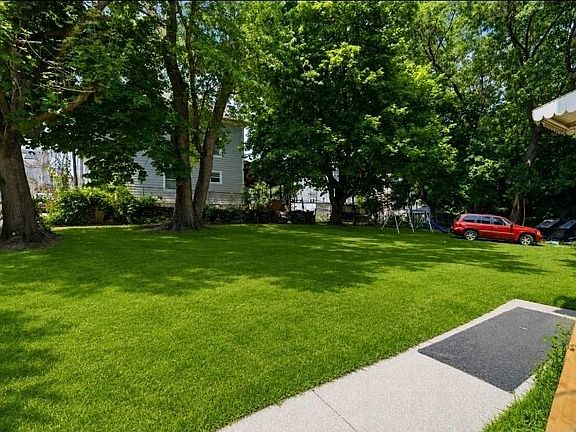 5th image of 266 1st Ave
