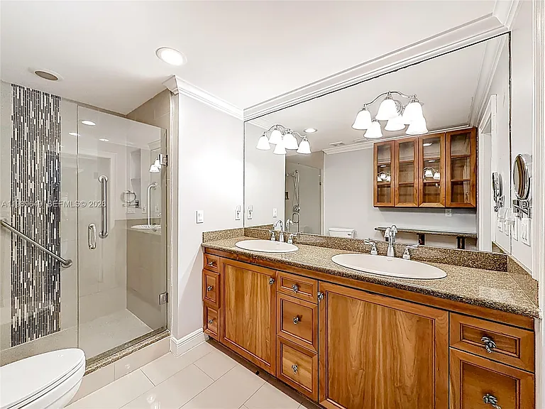 4330 SW 7th St — Photo 29