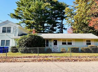 133 Woodsbury Rd, Rockland, MA 02370