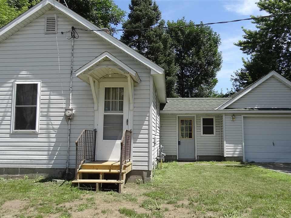 1st image of 212 Main St W