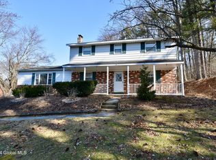 3 Village Pl, Ballston Lake, NY 12019