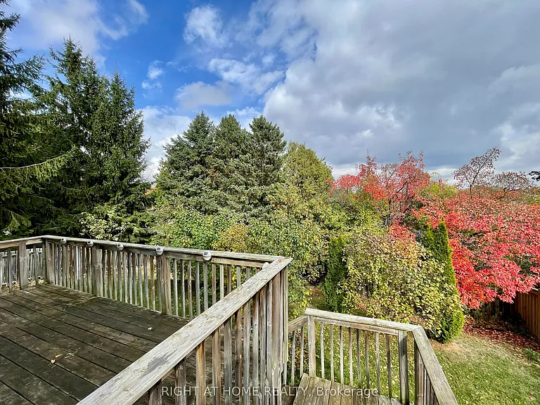 183 Autumn Hill Cres #UPPER — Photo 17