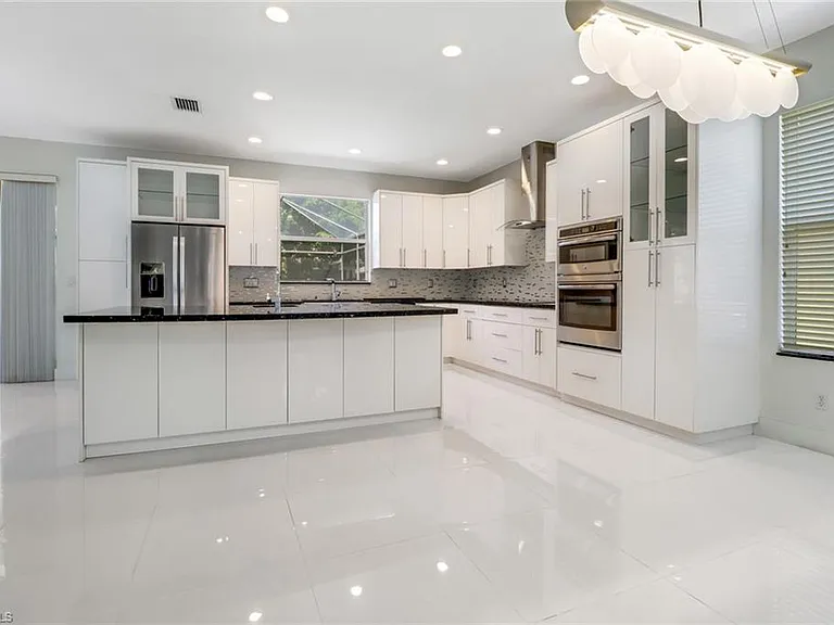 8271 Laurel Lakes Way — Photo 9