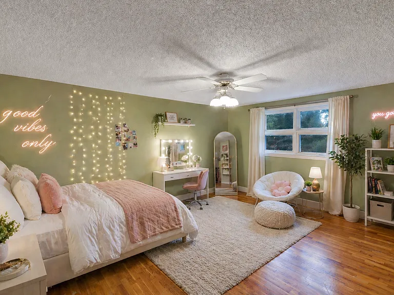 Bedroom 4 - upstairs