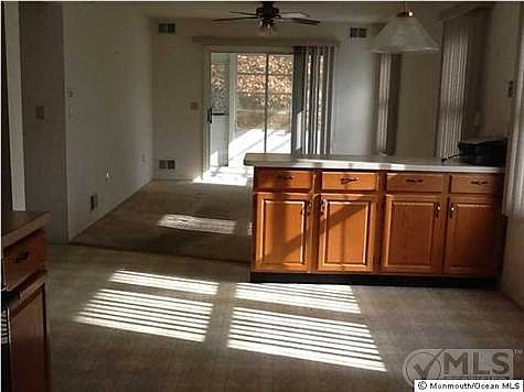 4th image of 101 Maplecrest Dr E