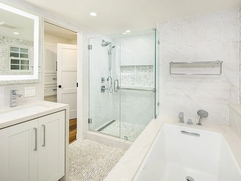 2624 N Commonwealth Ave — Photo 15
