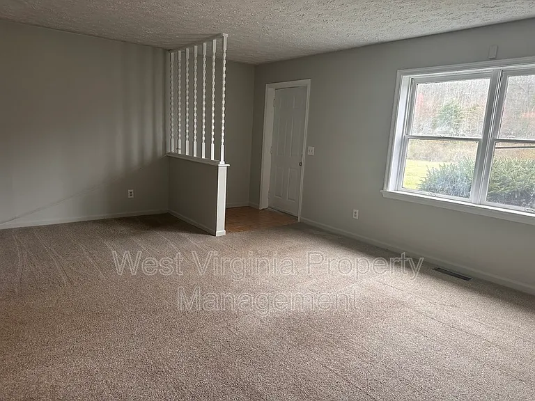 184 Wyndale Dr #2 — Photo 2