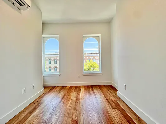 Rented by ERNY LLC | media 9