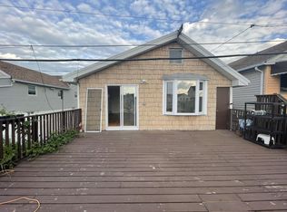 77 Bartlett Pl, Brooklyn, NY