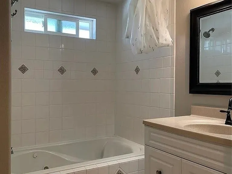 1049 Evergreen Ct — Photo 11