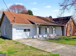 608 S Jeff Davis Dr, Fayetteville, GA 30215