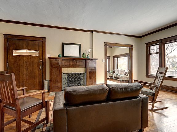 3rd image of 2365 Bellaire St