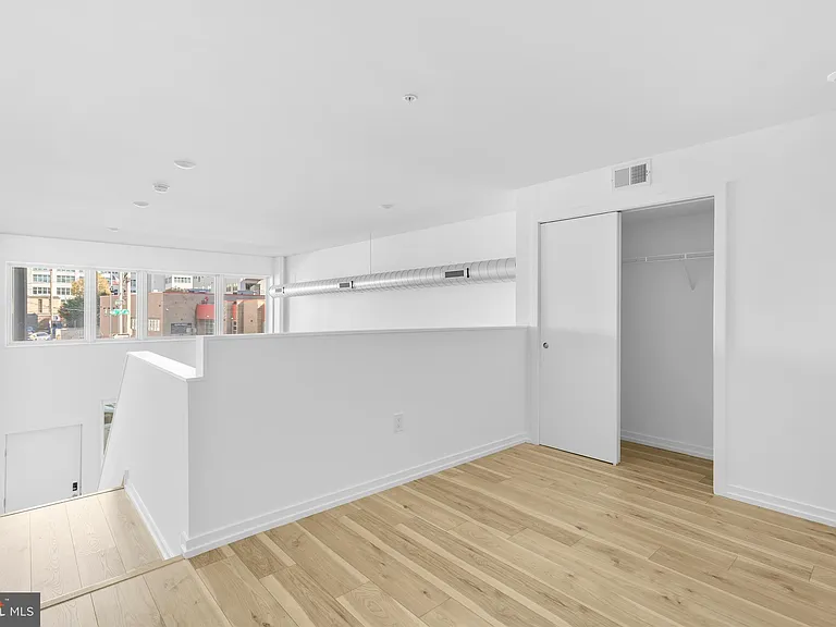 455-459 N 5th St #3 — Photo 12