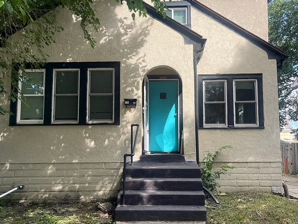 1010 12th Ave SE