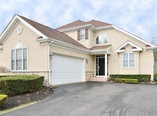 22 W Parsonage Way, Manalapan, NJ 07726