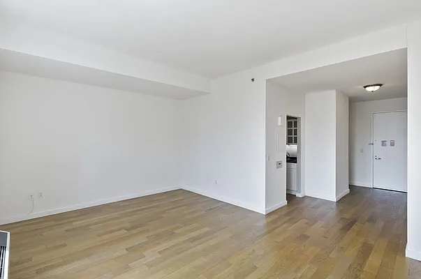 Rented by The Moinian Group | media 31