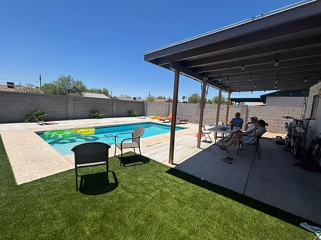 2 bed, 760 sqft, $2,000 — Photo 3