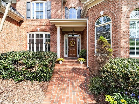 2nd image of 5803 Harriet Ct