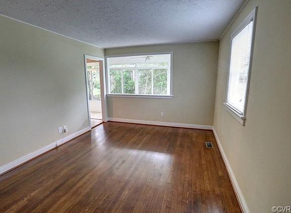 4th image of 3321 Rosewood Ave