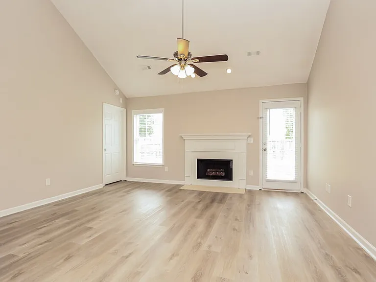 3012 Deer Trail Dr — Photo 3