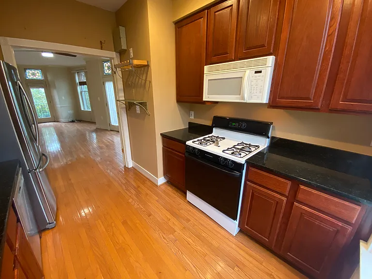 619 I St SE #A — Photo 14