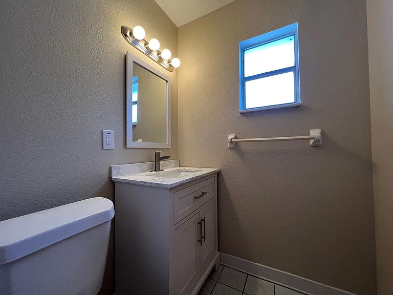 529 Hibiscus Way — Photo 21