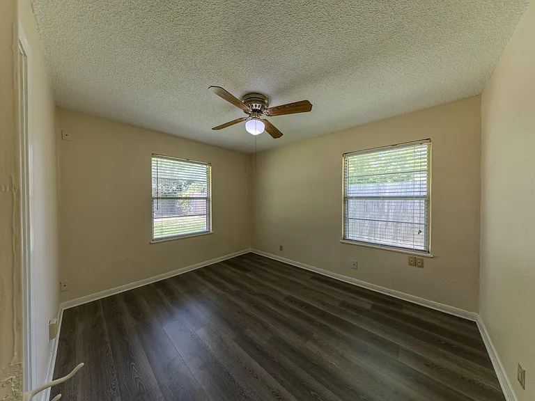 4710 Glenmont St — Photo 20