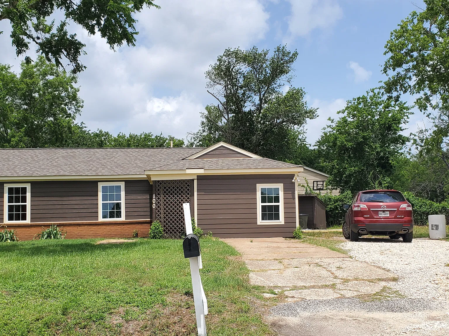 100 Inlow Blvd — Photo 2