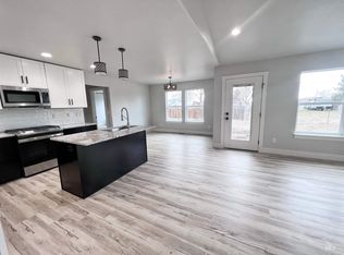 804 Adell Ave, Filer, ID 83328