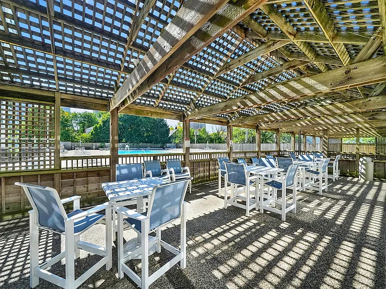 4250 N Marine Dr #22 — Photo 18