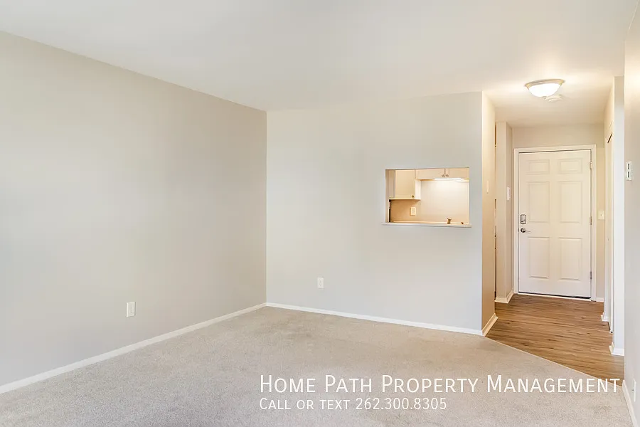 1 bed, 950 sqft, $999 — Photo 3