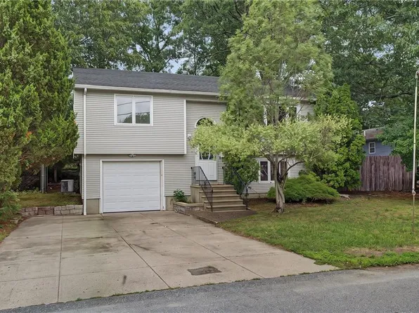15 Atlantic Ave, North Providence, RI 02904