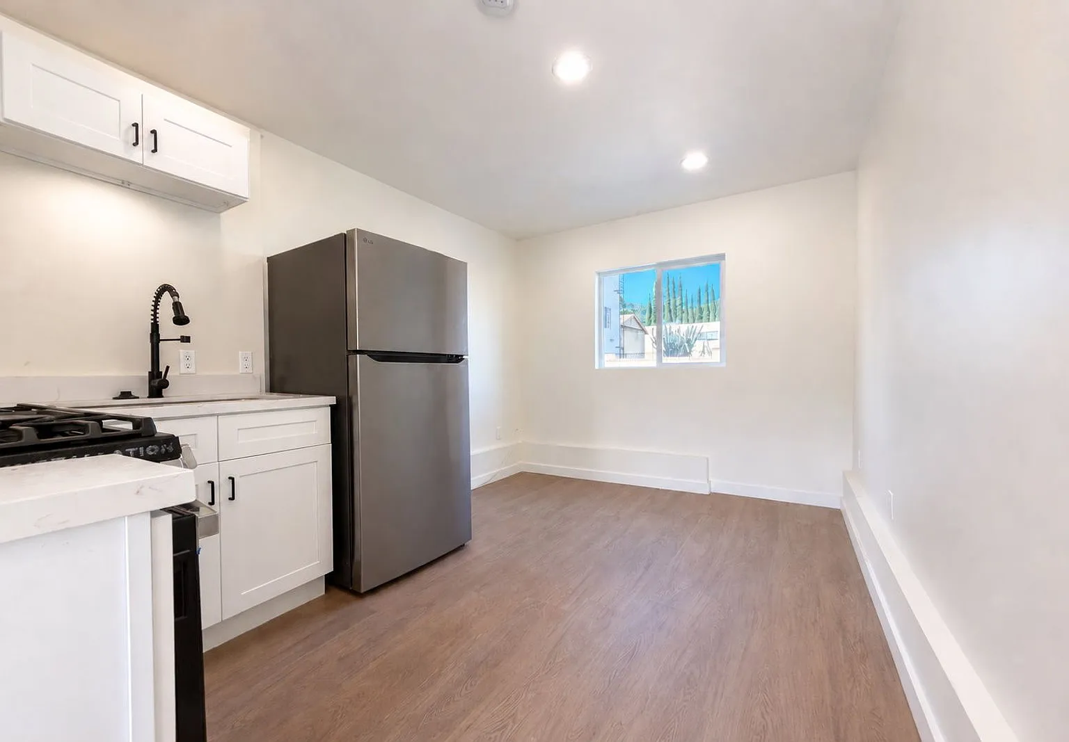 Studio, 1.0 bath, 300 sqft, $1,500 — Photo 1
