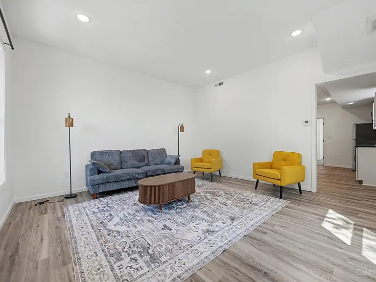 270 Wortman St — Photo 3