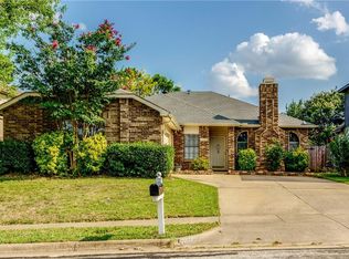 1620 Rockdale Dr, Arlington, TX 76018