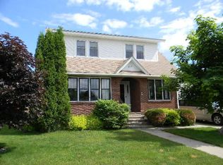 212 W McMillan Ave, Newberry, MI 49868