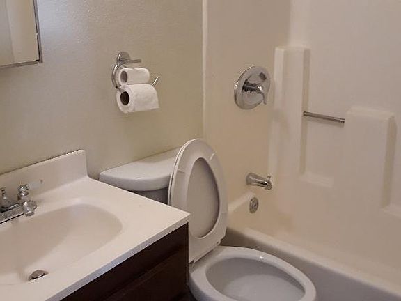 3rd image of 4772 Templeton St APT 2