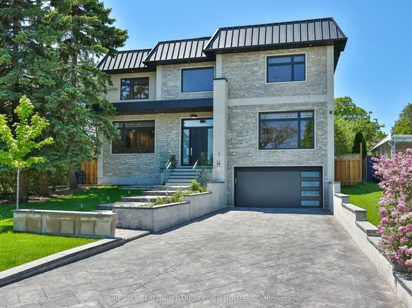 2 Hemford Cres, Toronto, ON M3B 2S5