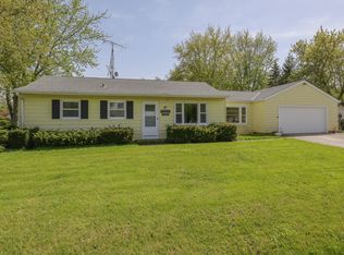 10407 Dunkelow Rd, Franksville, WI 53126